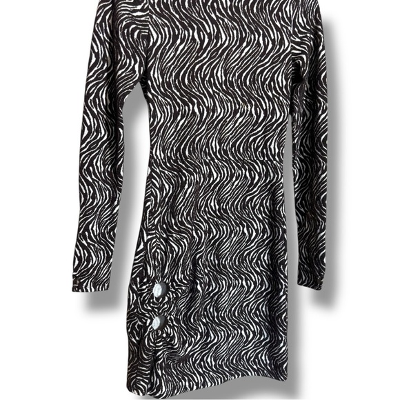 Chic Dark Brown and White Zebra Pattern  Cutout Back and Sides Long Sleeve Dress - Picture 16 of 16